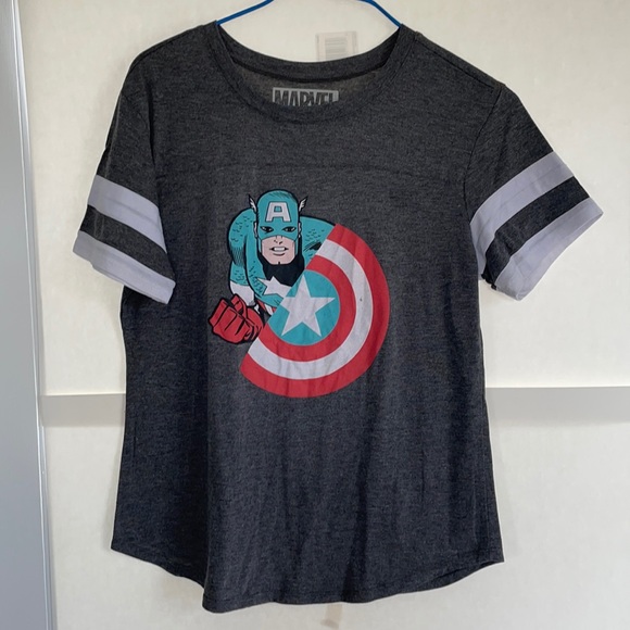 Marvel Tops - Marvel Captain America Tee Size XL